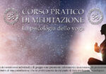 Banner advertising a practical meditation course: 'CORSO PRATICO DI MEDITAZIONE' with yoga psychology subtitle, silhouette meditating on the right against a starry, colorful background.